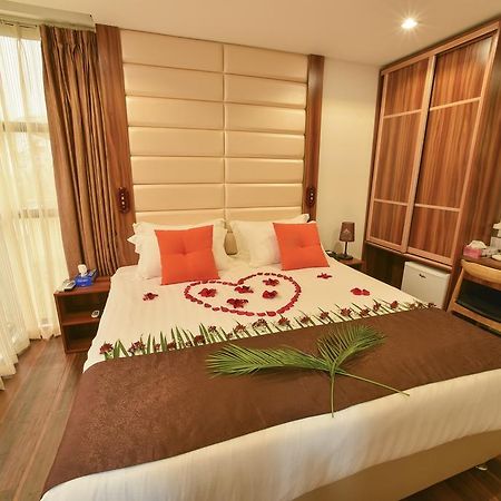 Crown Arena Hotel Hulhumalé Buitenkant foto