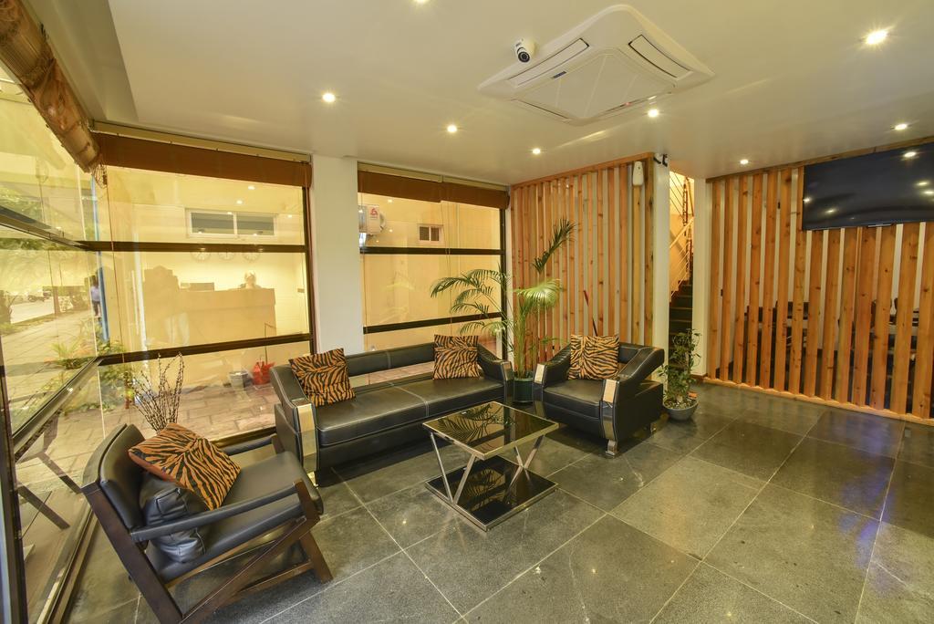 Crown Arena Hotel Hulhumalé Buitenkant foto